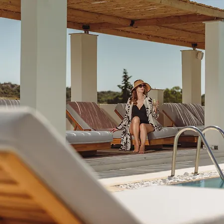 فندق Two Bedroom At Ampelia Kassandra